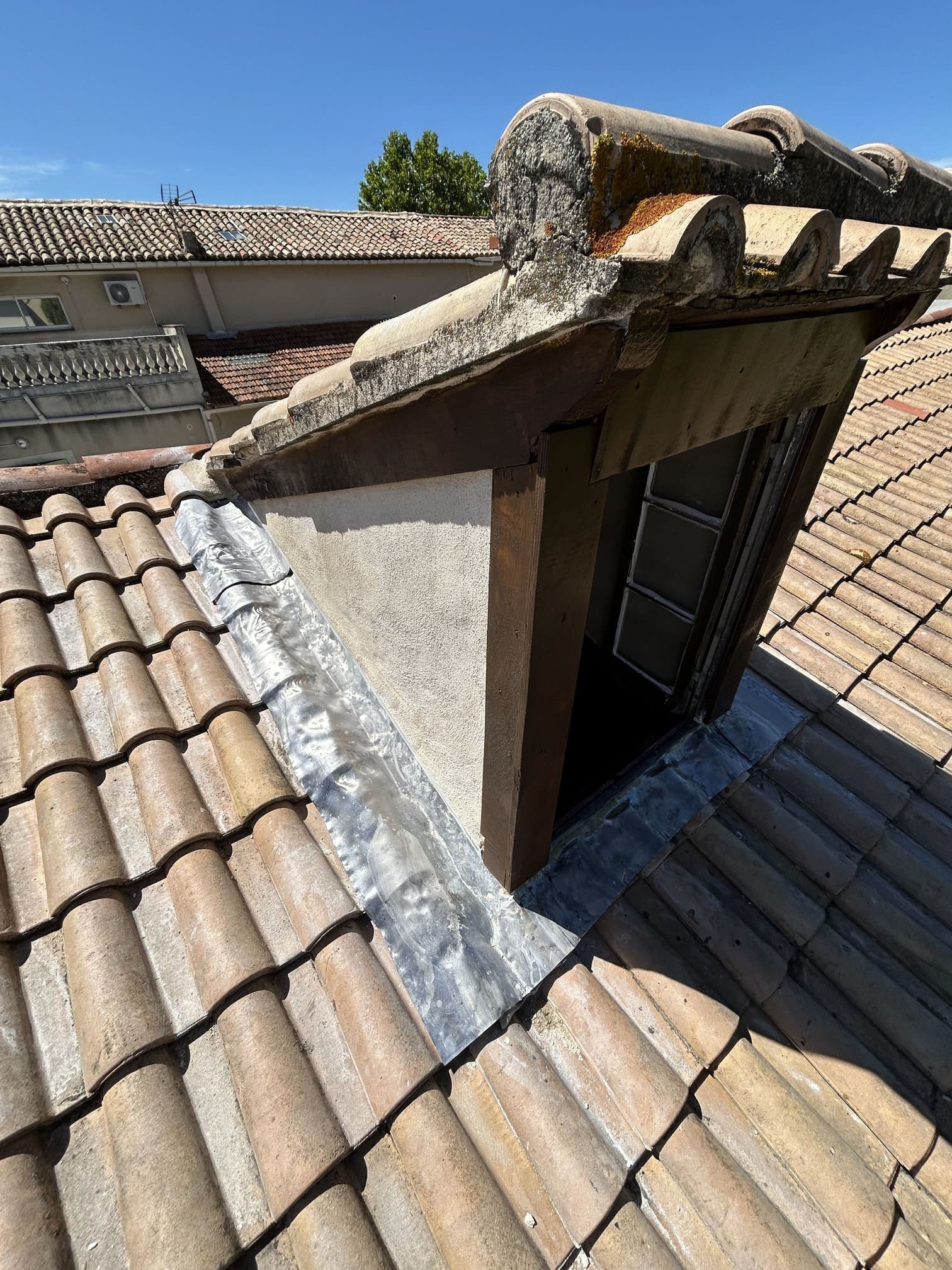 Rénovation de lucarne chien-à-scie à Carpentras