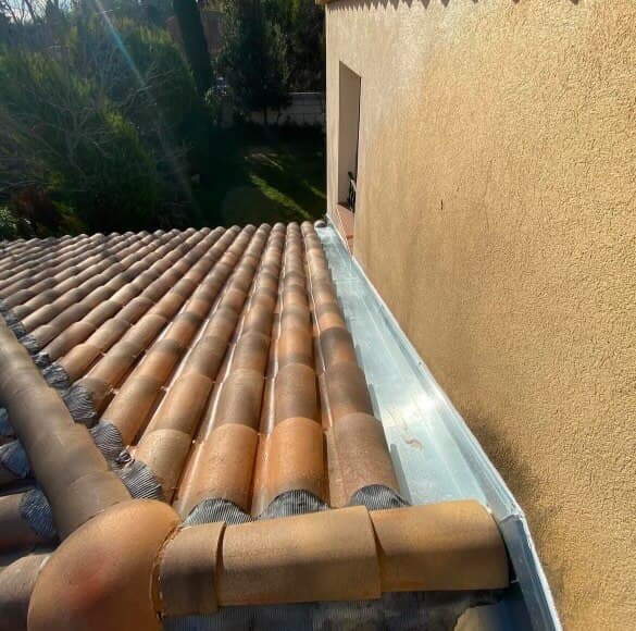 Remplacement d'un solin par du zinc à Pélissanne